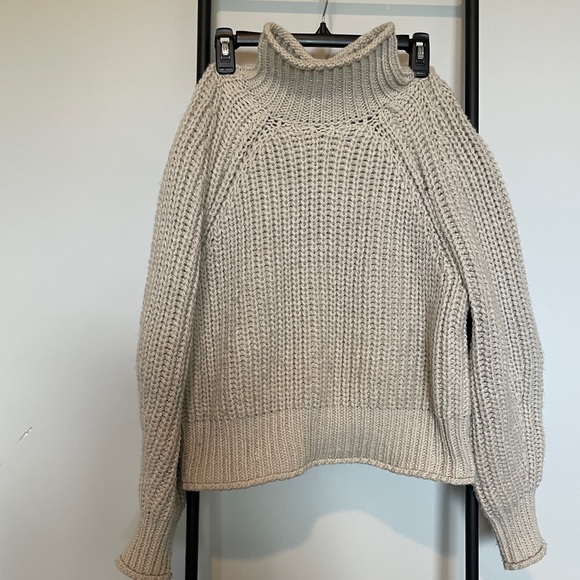 H&M knit turtleneck sweater - Picture 1 of 4